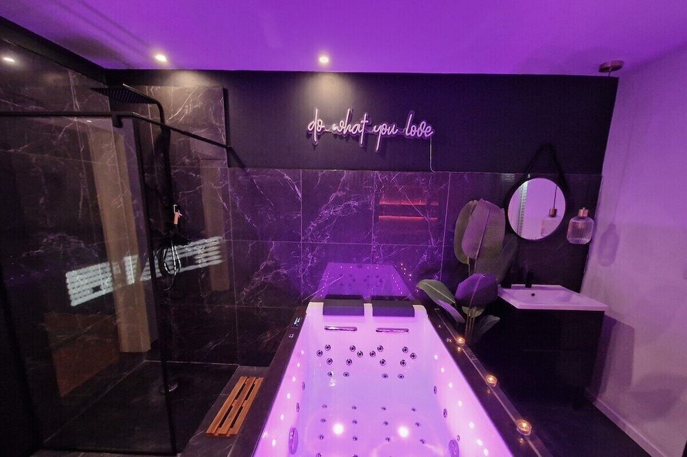 Photo of Bathroom in Anzin