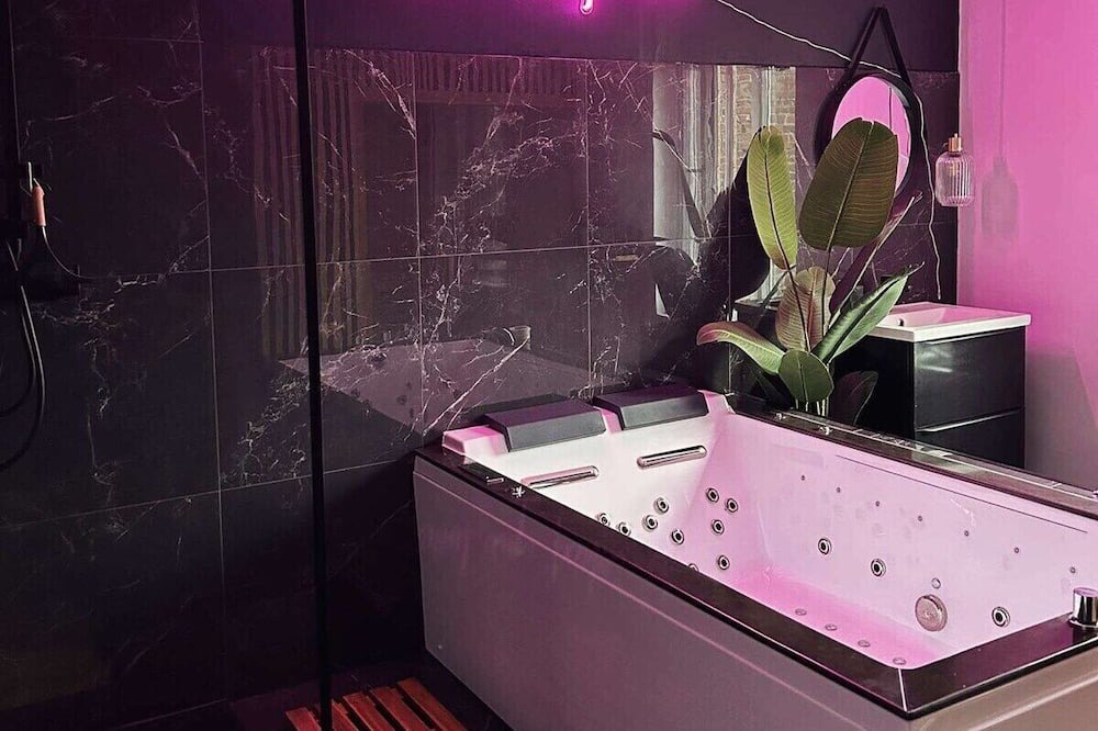 Photo of Bathroom in Anzin