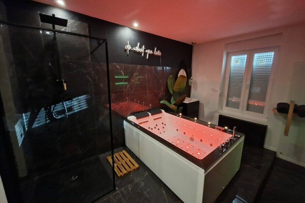 Photo of Bathroom in Anzin