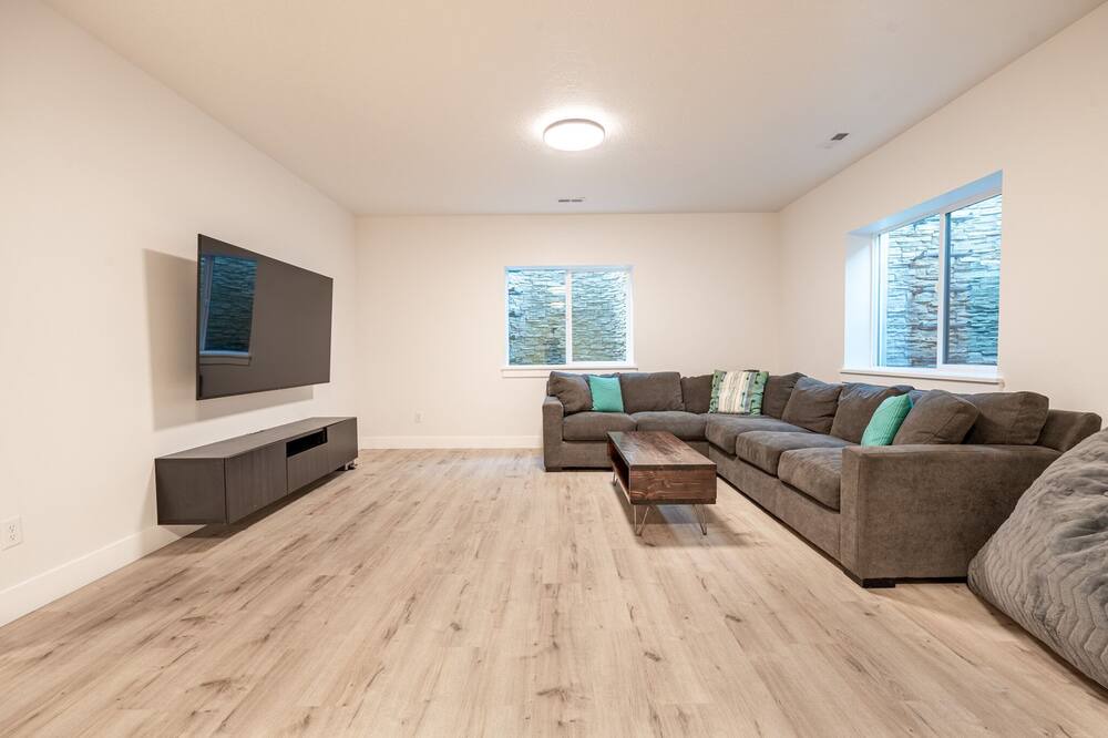 Photo of Livingroom in Latah Valley