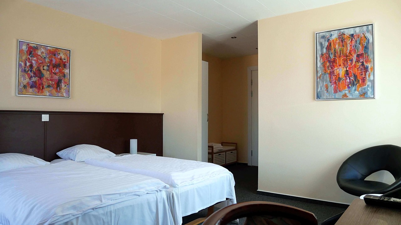 Photo of Others in Kvaers