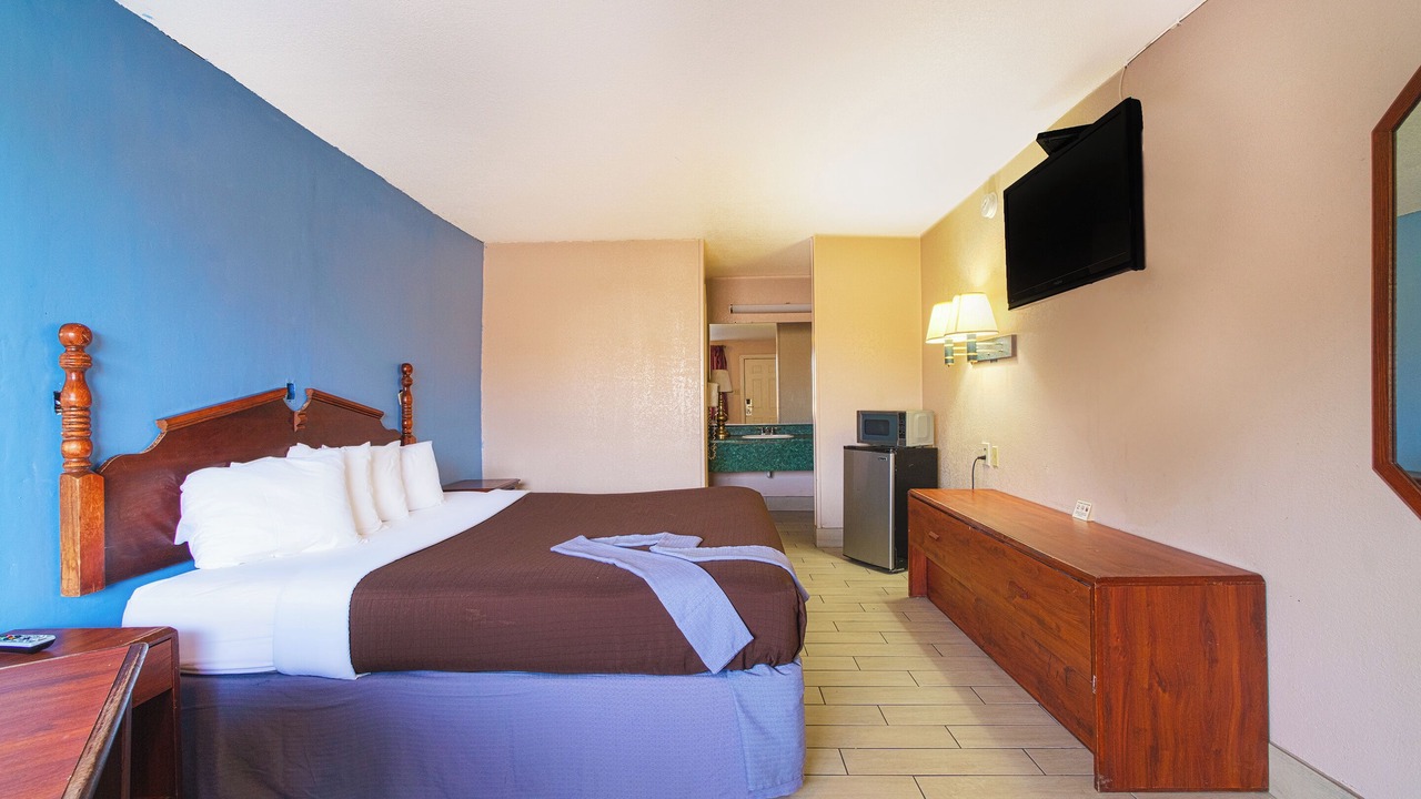 Photo of Bedroom in Three Rivers