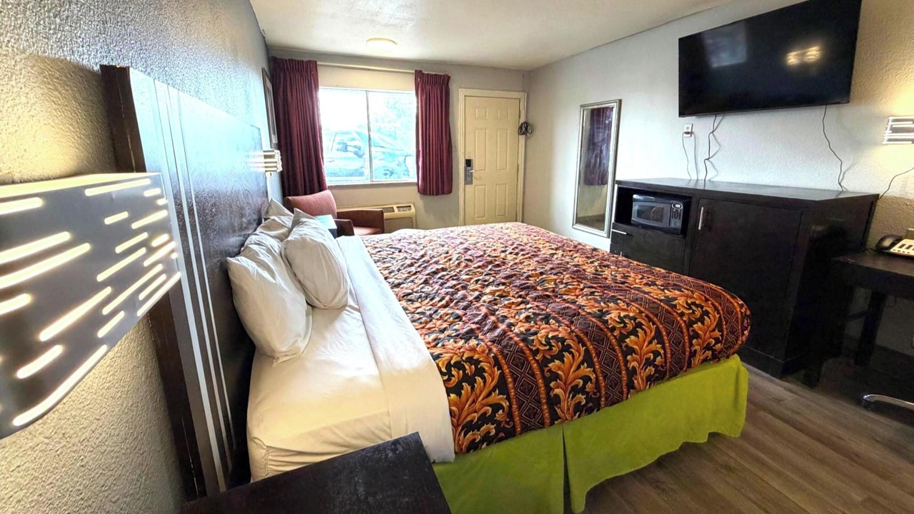 Photo of Bedroom in Three Rivers