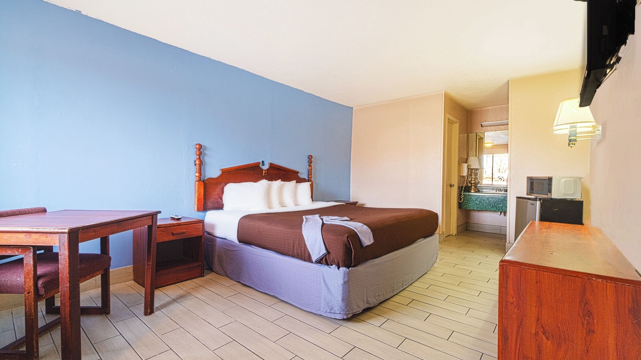 Photo of Bedroom in Three Rivers