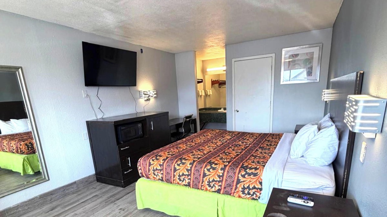Photo of Bedroom in Three Rivers