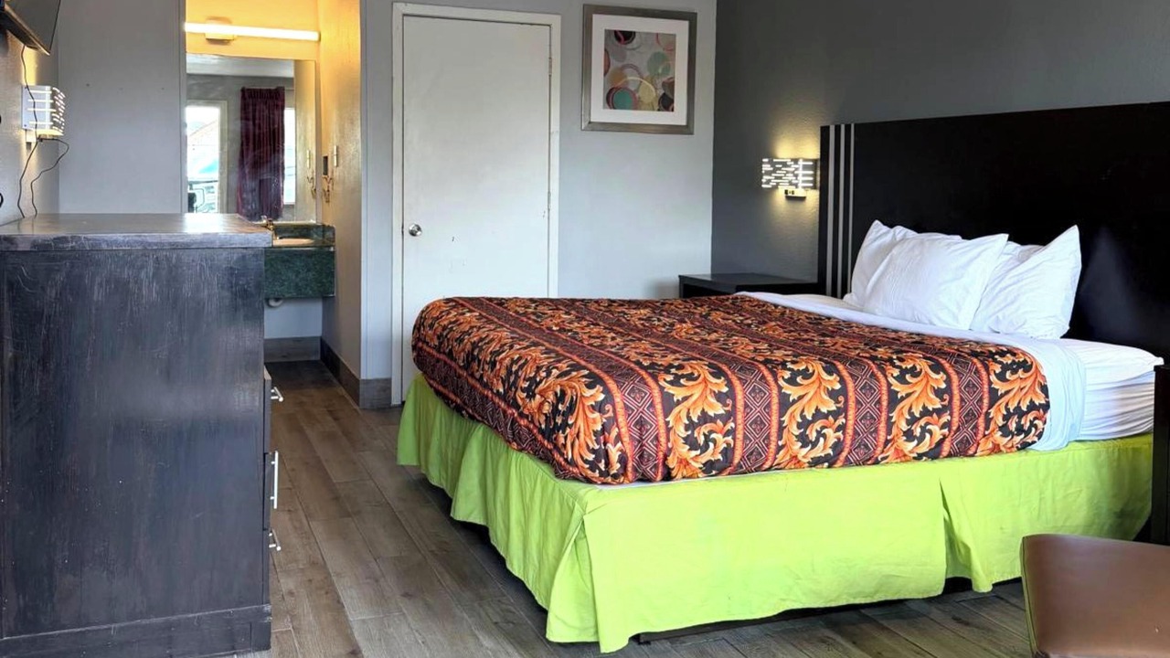 Photo of Bedroom in Three Rivers