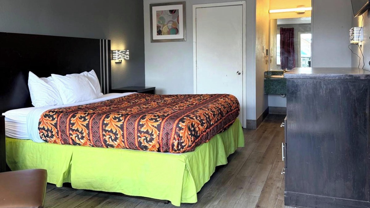 Photo of Bedroom in Three Rivers