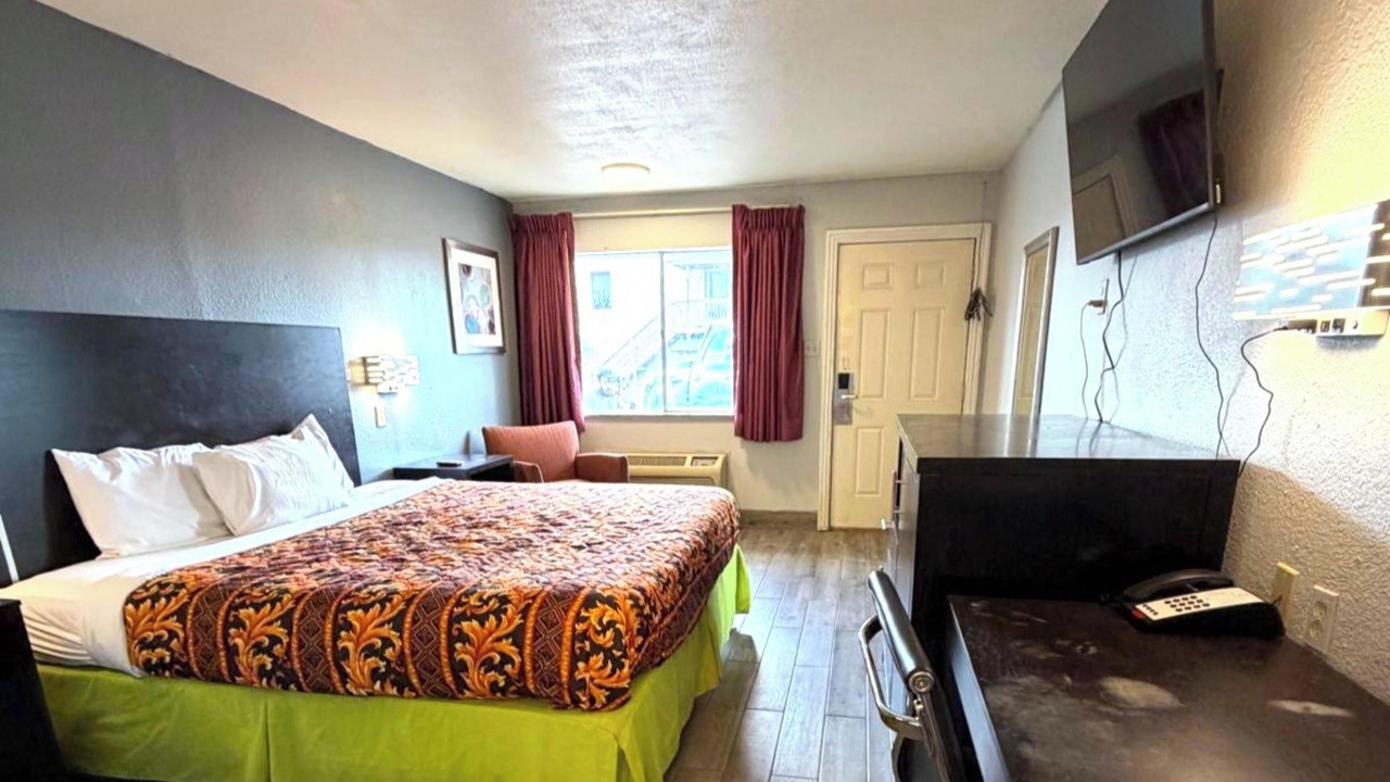 Photo of Bedroom in Three Rivers