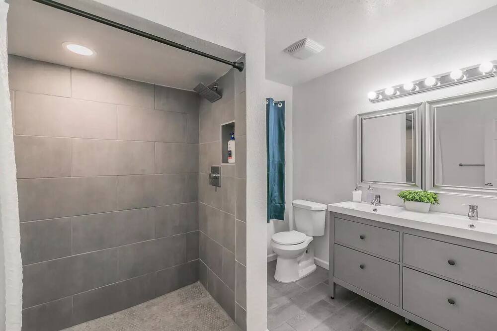 Photo of Bathroom in Haltom City