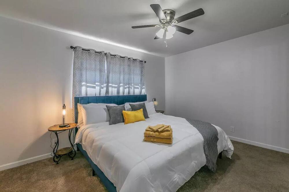 Photo of Bedroom in Haltom City