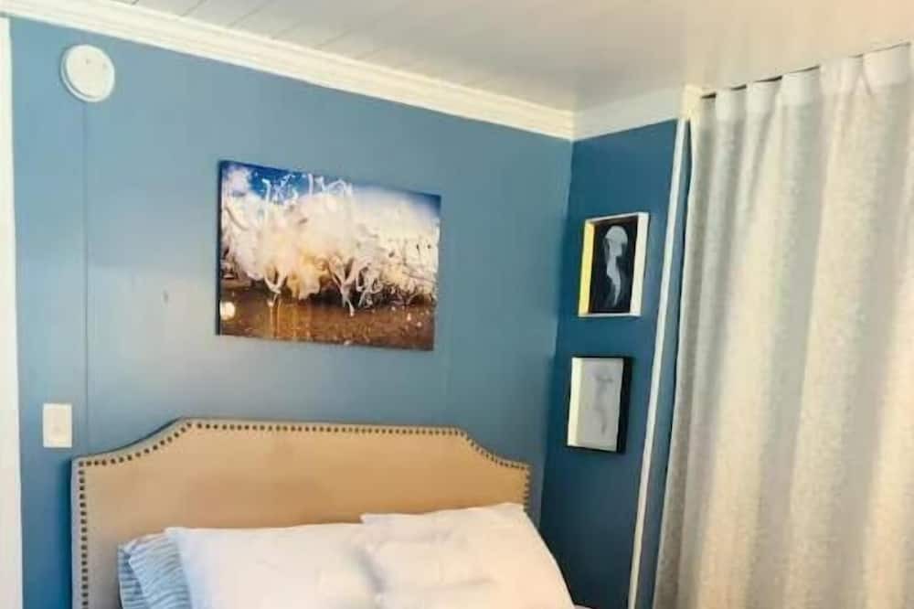 Photo of Bedroom in Port Hadlock