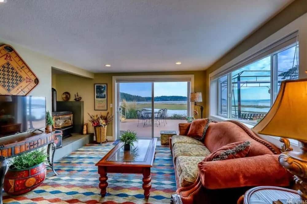 Photo of Livingroom in Port Hadlock