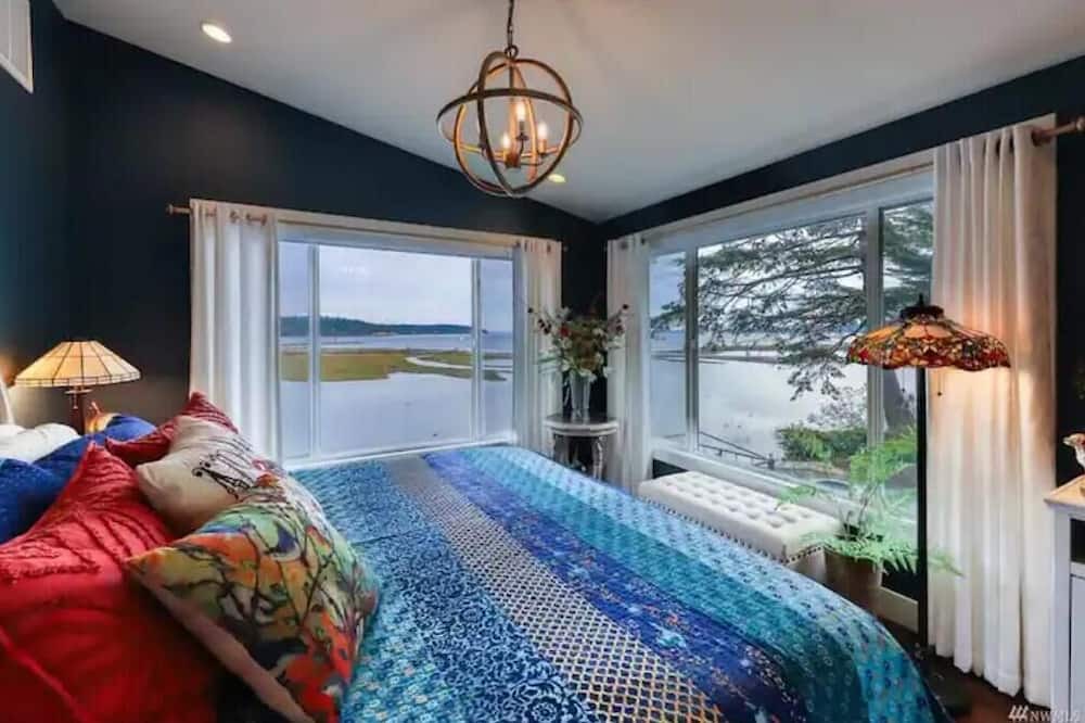 Photo of Bedroom in Port Hadlock