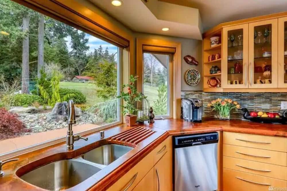 Photo of Kitchen in Port Hadlock