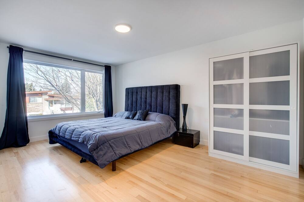 Photo of Bedroom in Longueuil