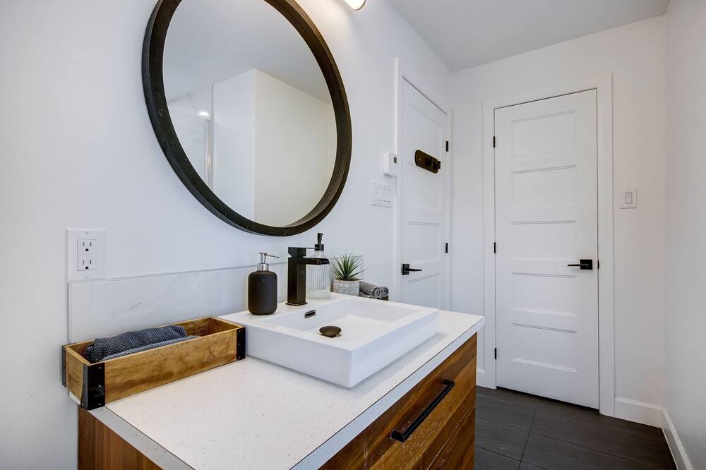 Photo of Bathroom in Longueuil