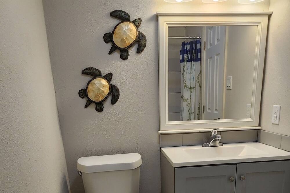 Photo of Bathroom in Orange