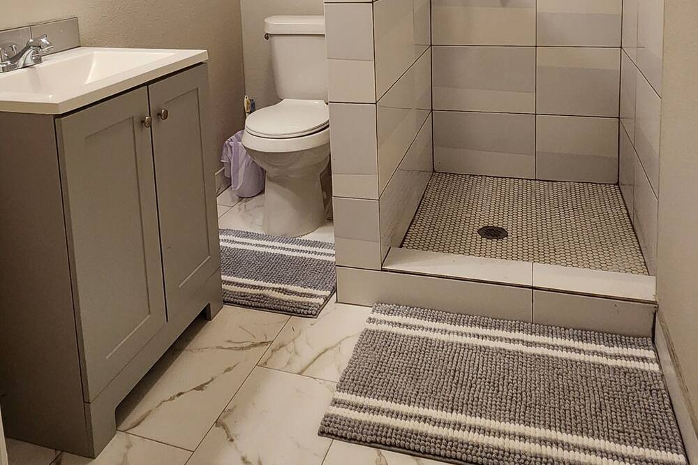 Photo of Bathroom in Orange