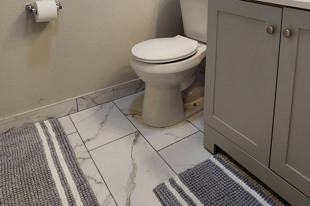 Photo of Bathroom in Orange
