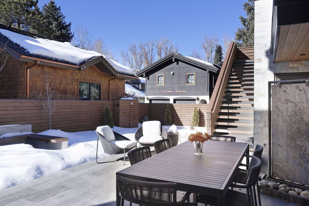 Photo of Outdoor in West End