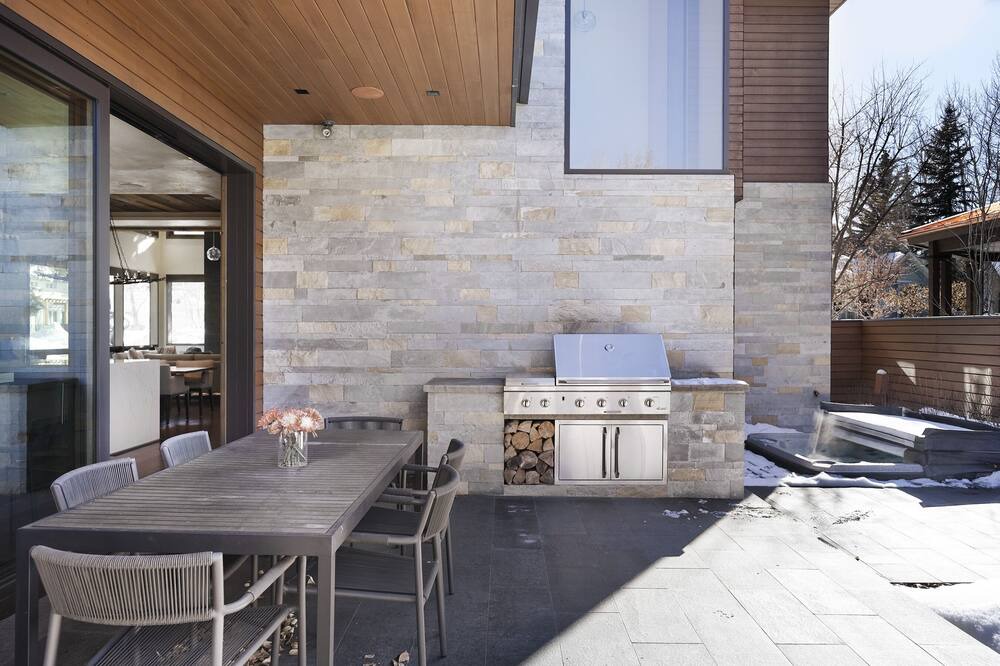 Photo of Outdoor in West End