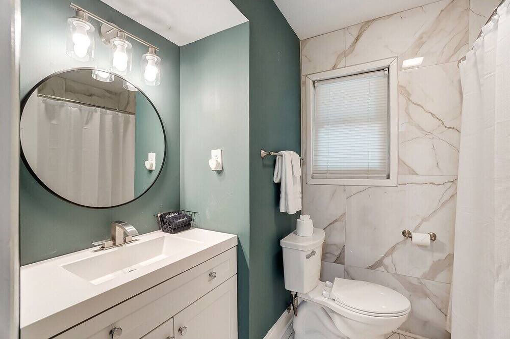 Photo of Bathroom in Enderly Park