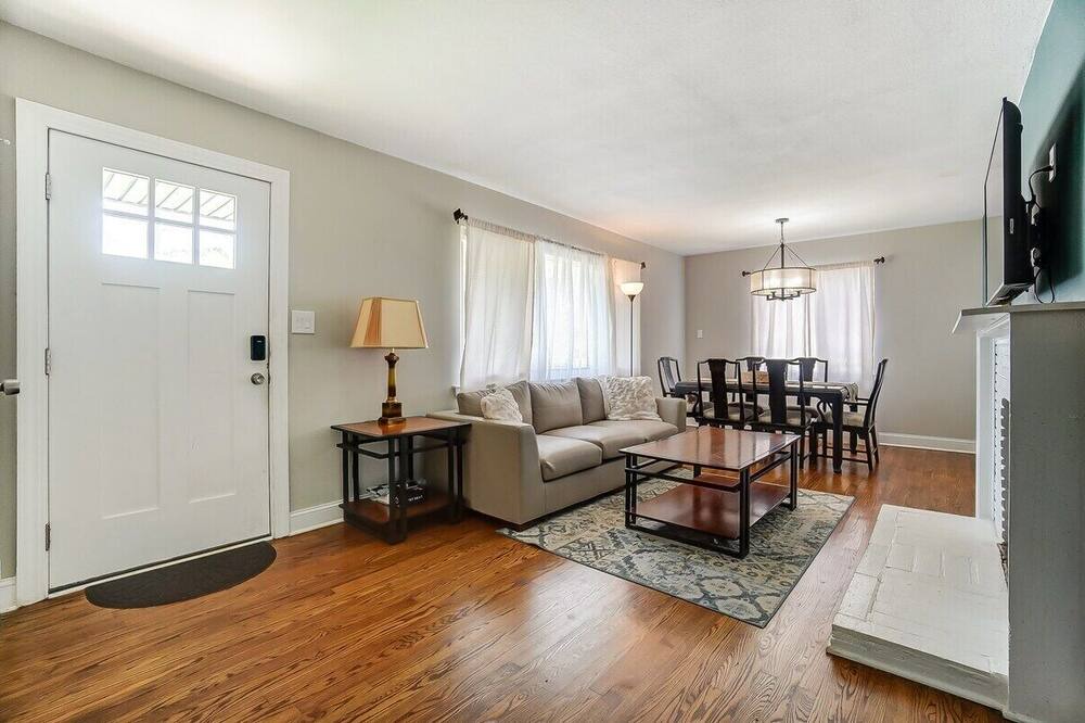Photo of Livingroom in Enderly Park