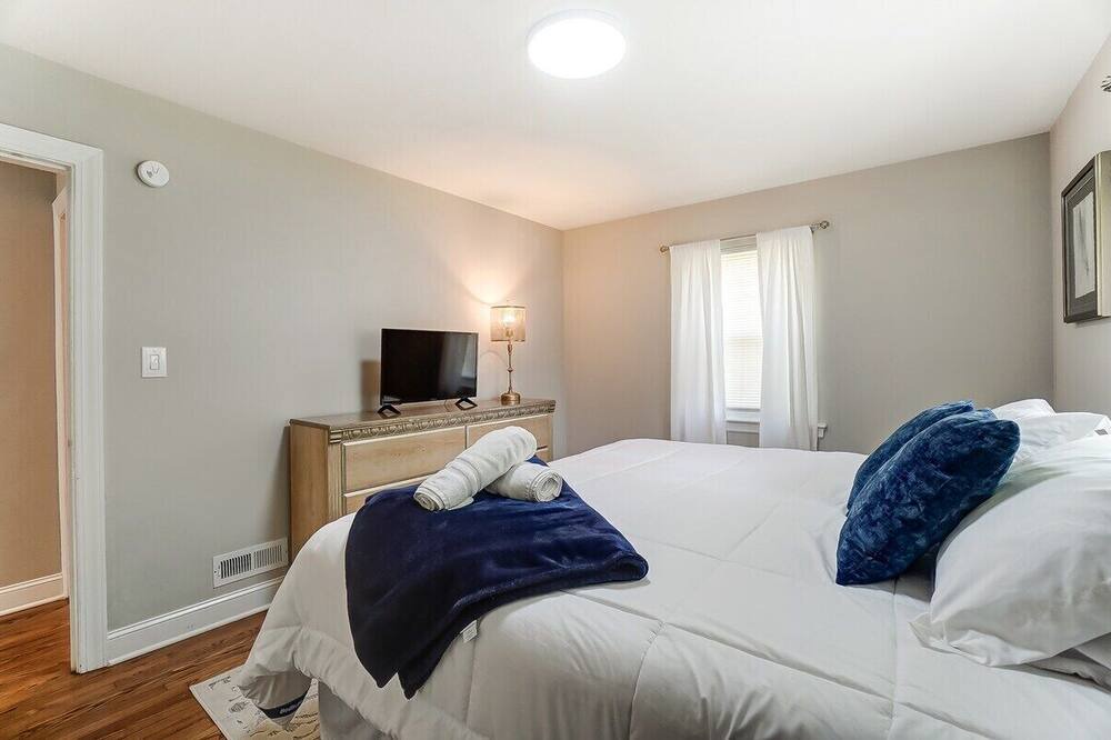 Photo of Bedroom in Enderly Park