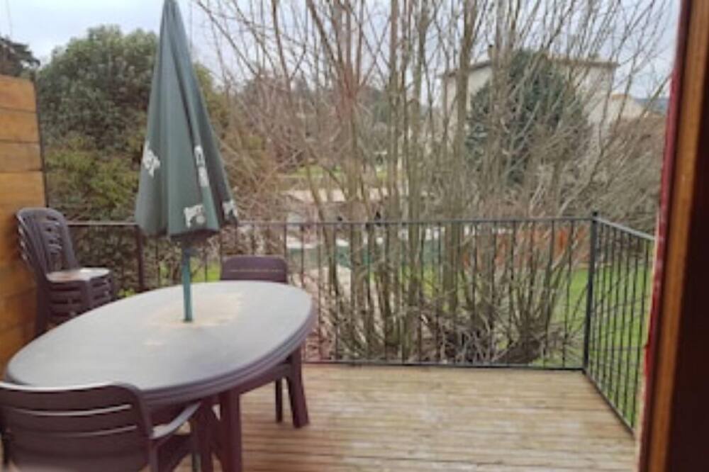 Photo of Outdoor in Pomas