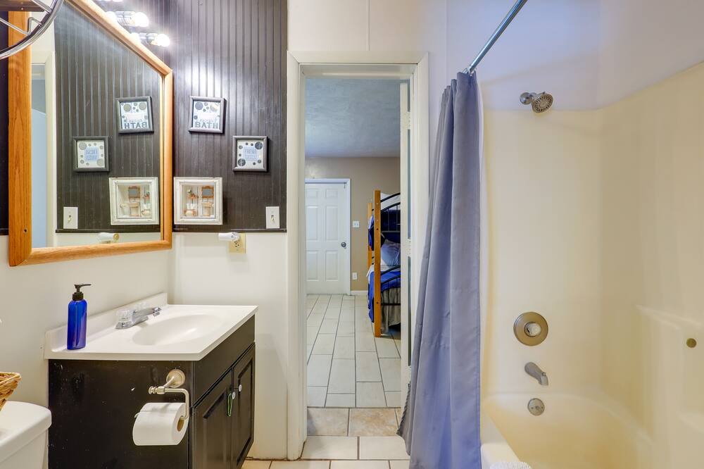 Photo of Bathroom in Shelley