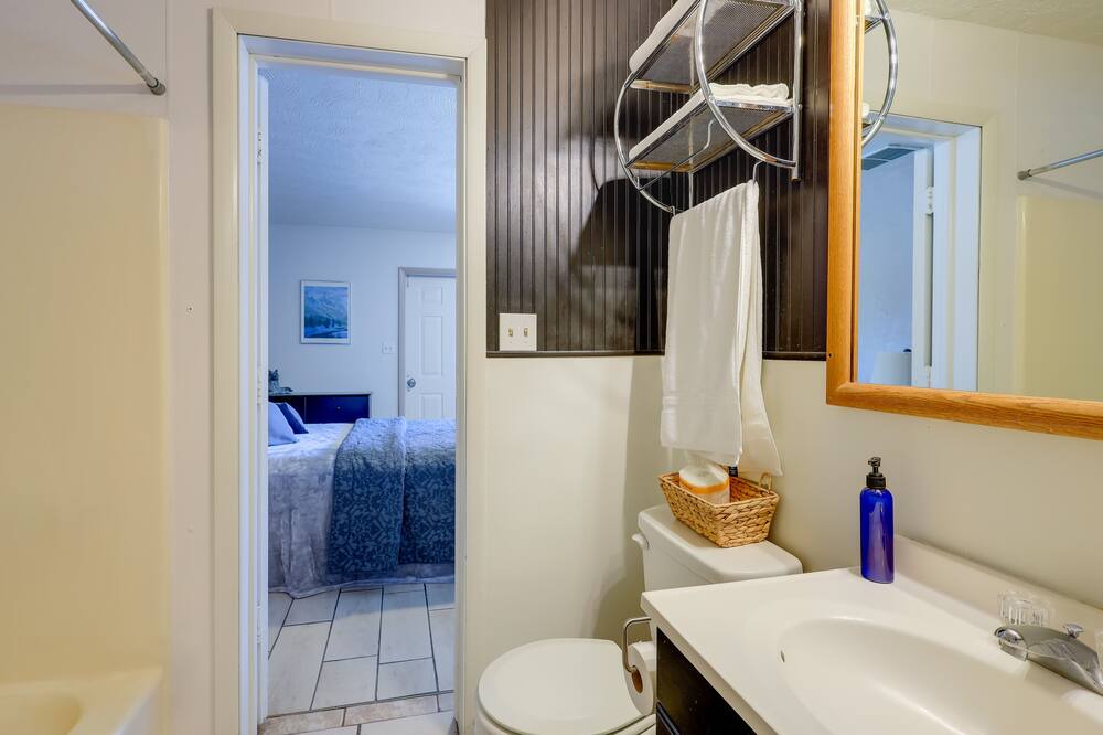 Photo of Bathroom in Shelley