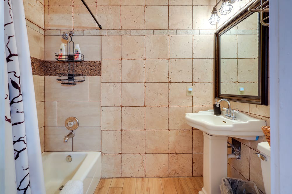 Photo of Bathroom in Shelley