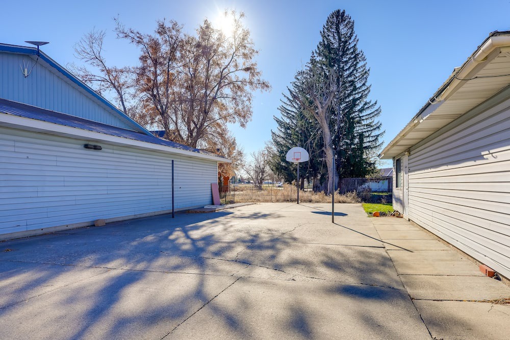 Photo of Others in Shelley