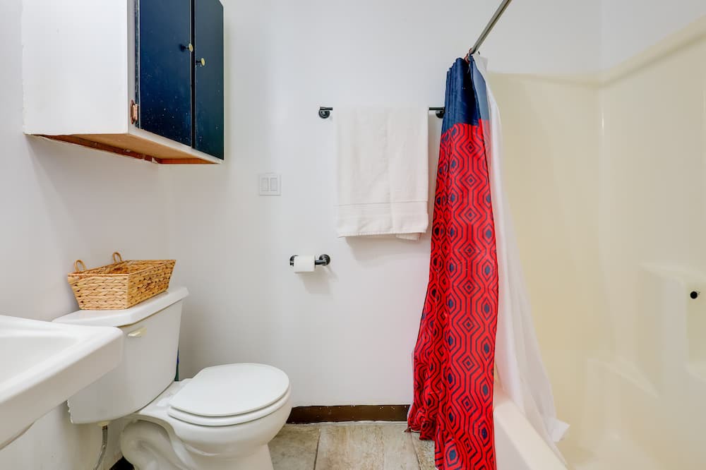 Photo of Bathroom in Shelley