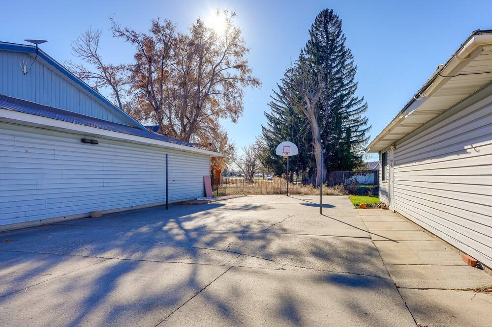 Photo of Others in Shelley