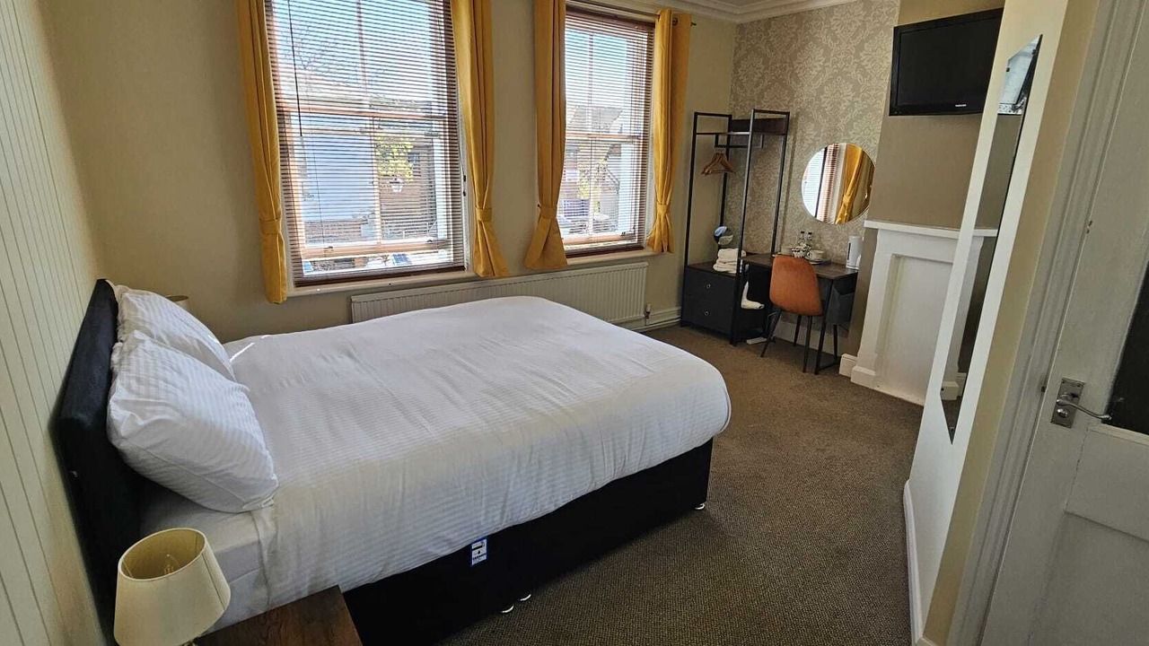 Photo of Bedroom in Alton