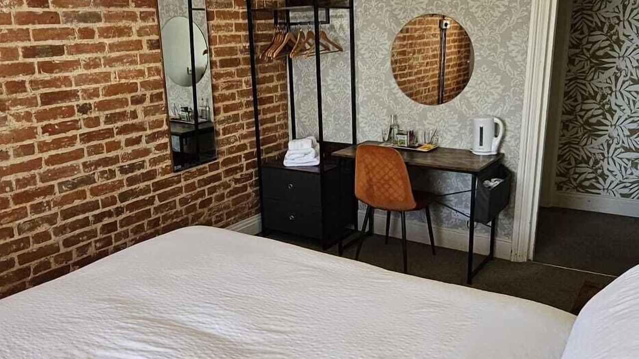 Photo of Bedroom in Alton