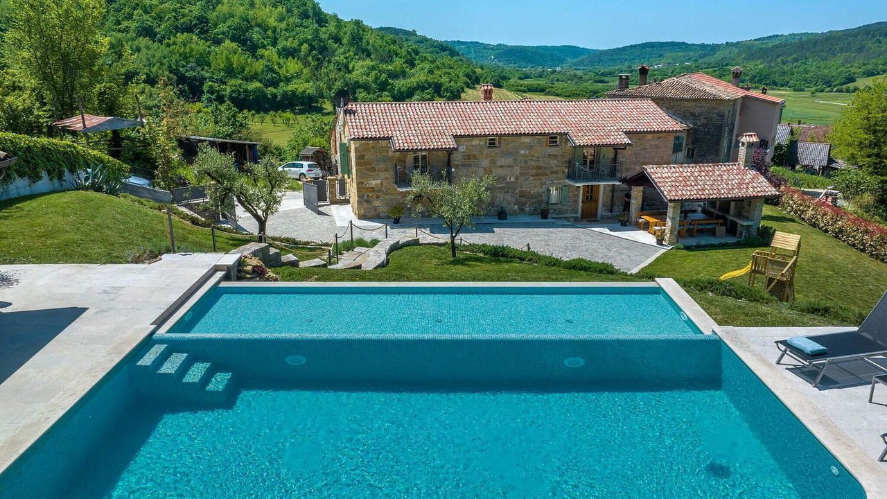 Photo of Outdoor in Beram