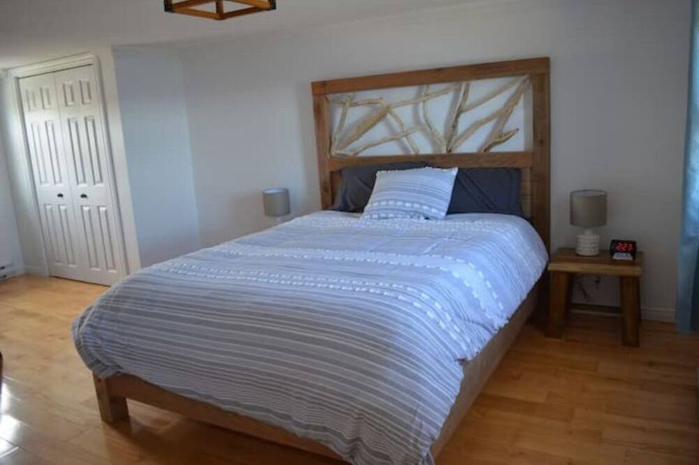 Photo of Bedroom in Pointe-au-Pere