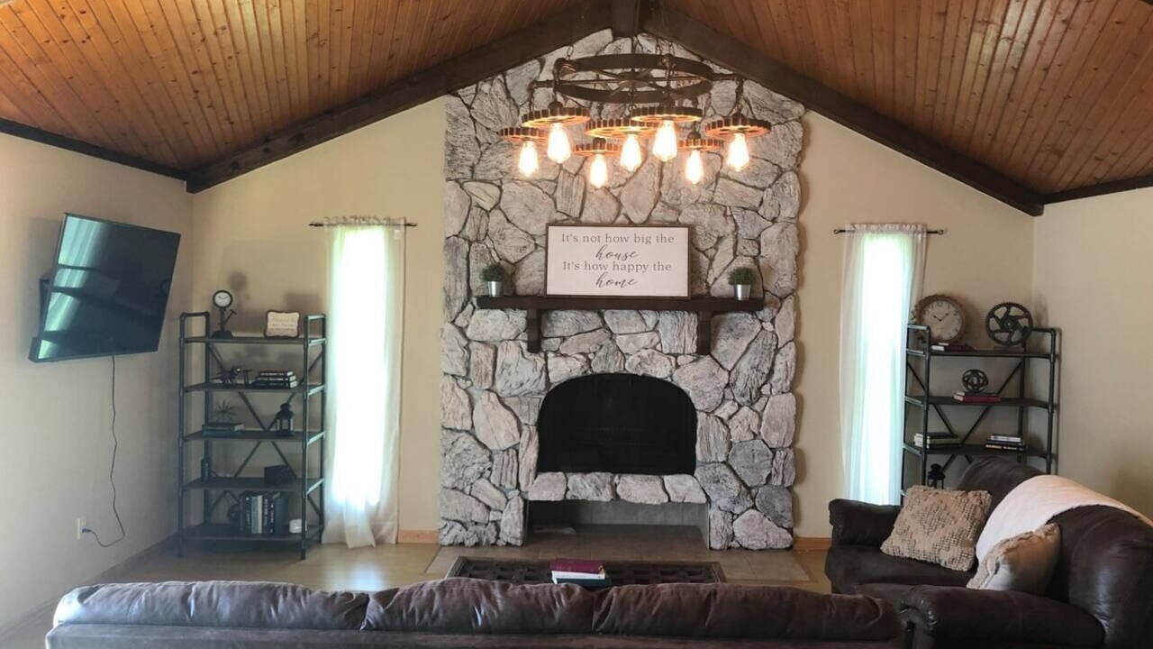 Photo of Livingroom in Sterling Heights
