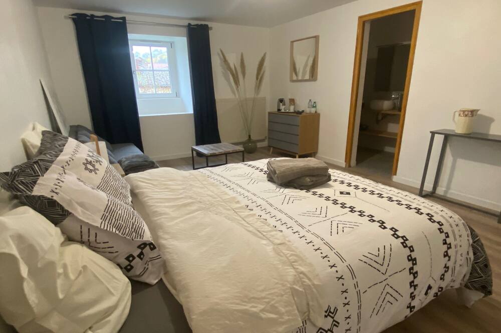 Photo of Bedroom in Le Val-d'Esnoms