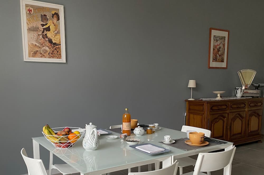 Photo of Others in Le Val-d'Esnoms