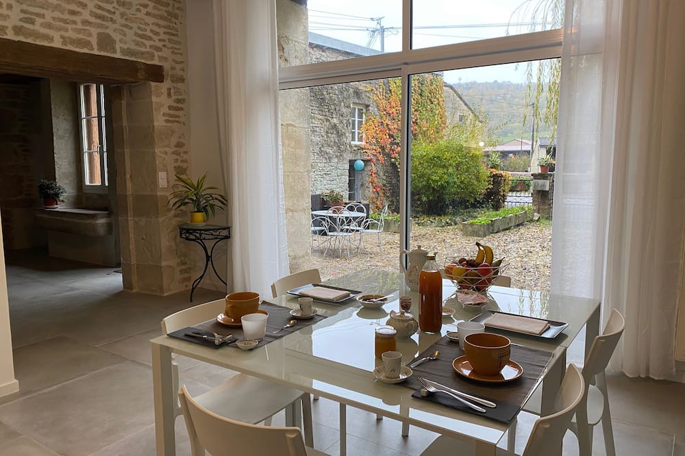 Photo of Others in Le Val-d'Esnoms