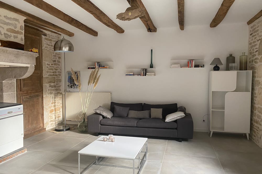 Photo of Livingroom in Le Val-d'Esnoms