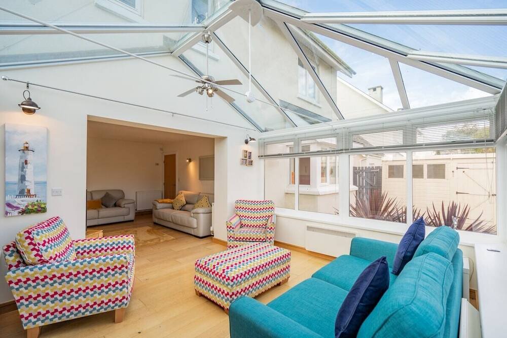 Photo of Livingroom in Crynant