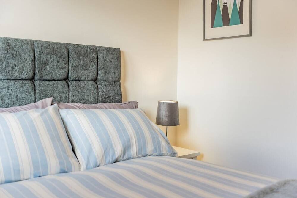 Photo of Bedroom in Crynant