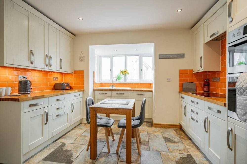 Photo of Kitchen in Crynant