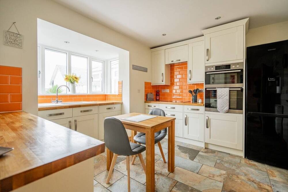 Photo of Kitchen in Crynant