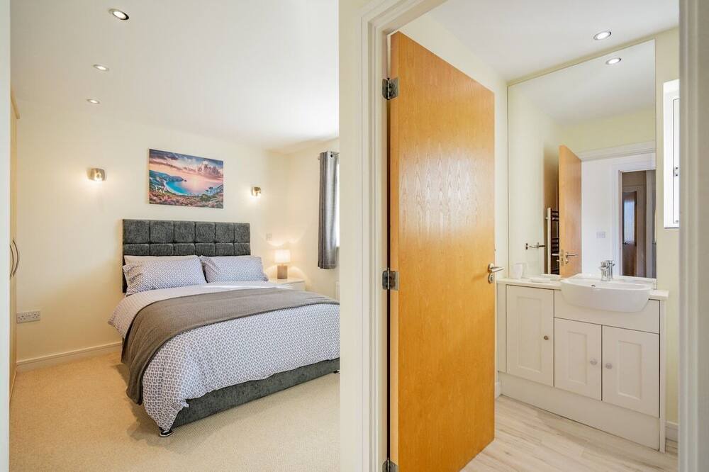 Photo of Bedroom in Crynant