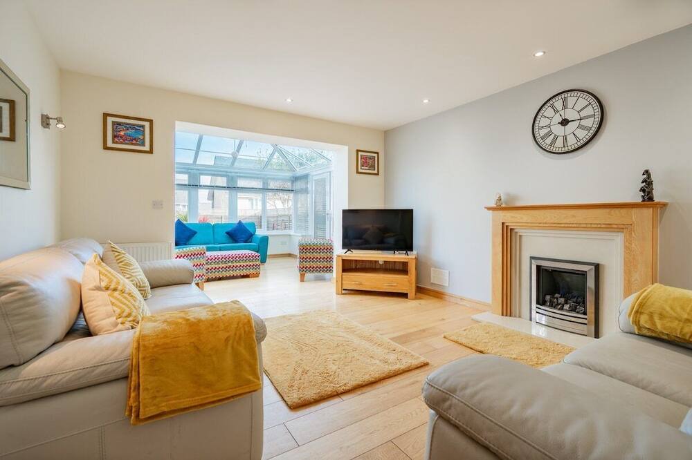 Photo of Livingroom in Crynant